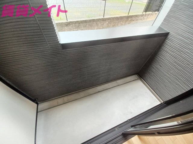 バルコニー　同物件別室画像