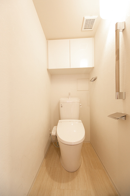 トイレ　※写真は同タイプ住戸です。