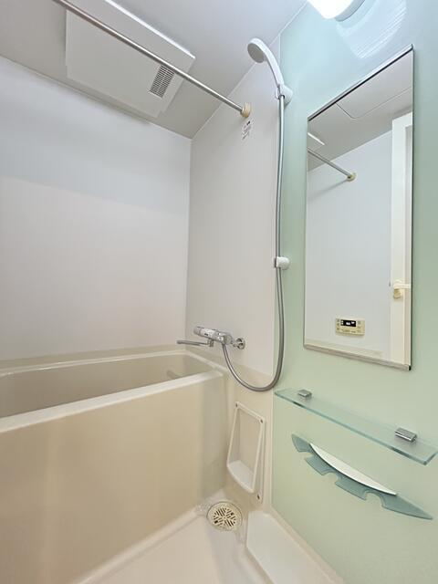 バス・シャワールーム　?