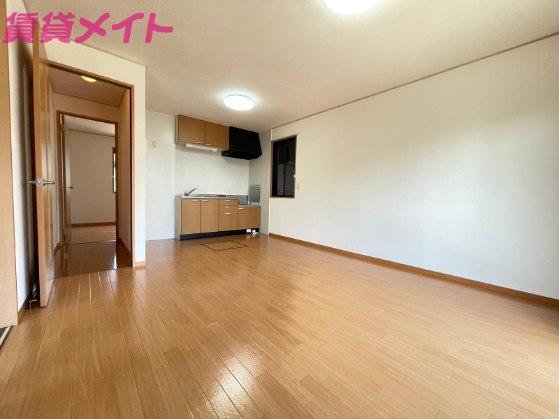 居室・リビング　同物件別室画像