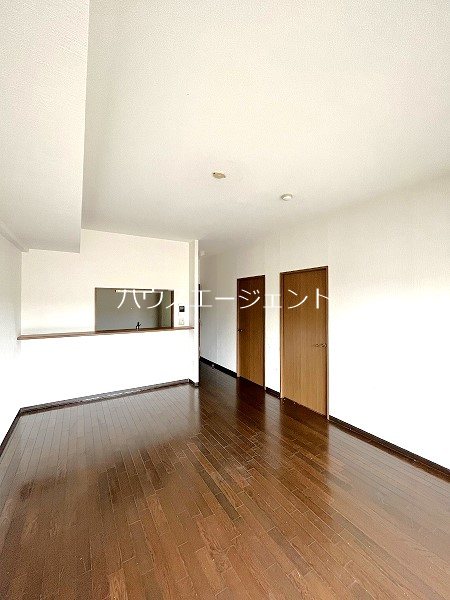 居室・リビング　リビングです※参考写真は別号室です。