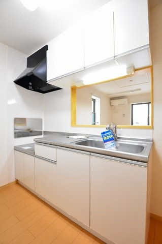 キッチン　コンパクトなキッチンで掃除もラクラク