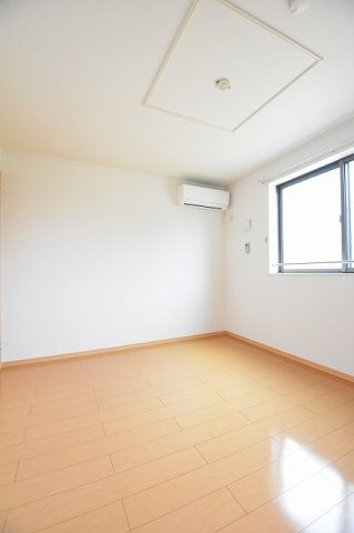 その他部屋・スペース　明るい色調の室内です
