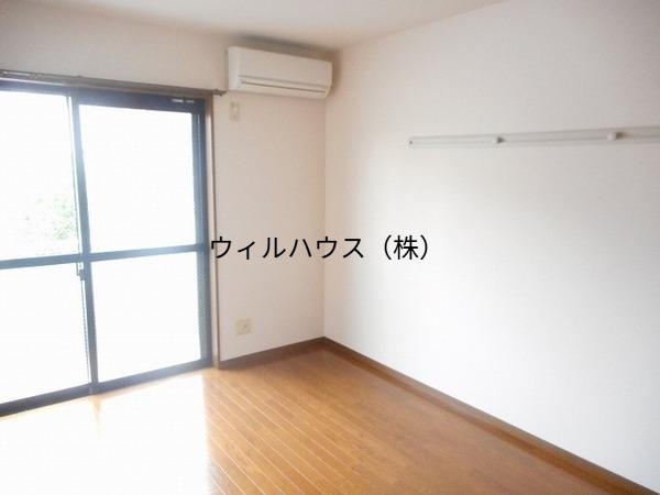 その他部屋・スペース　明るい洋室！