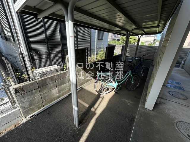 その他共有部分　雨の日でも安心☆屋根付の駐輪場です☆