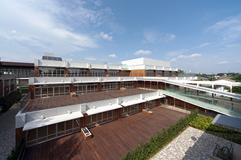 小学校　私立成蹊小学校（小学校）まで844m