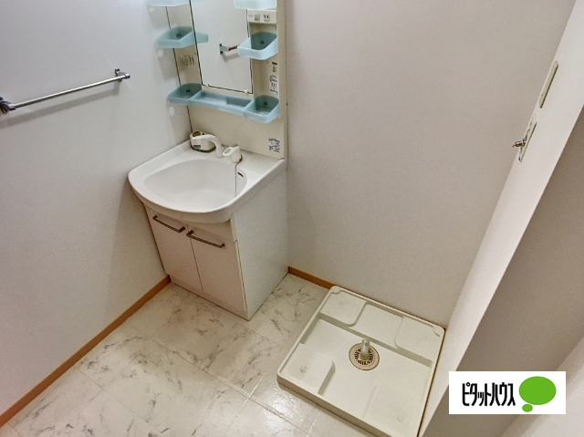 洗面設備　他のお部屋の写真です