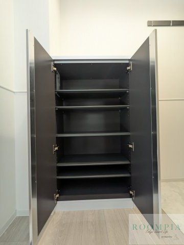 玄関　※同タイプの別のお部屋です。