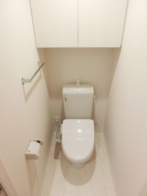 トイレ　温水洗浄便座付き