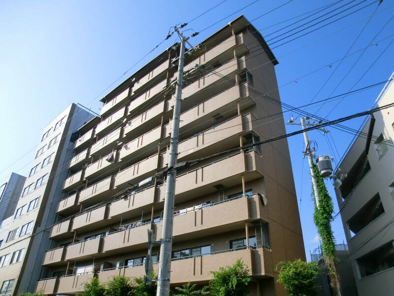 建物外観　パリっとしてますねー