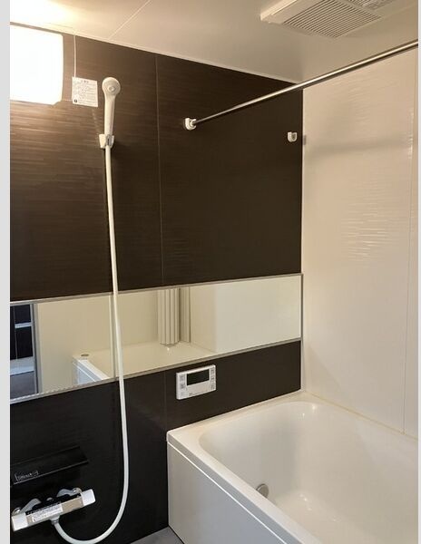 バス・シャワールーム　※写真は同じマンションの違う部屋のものになります。