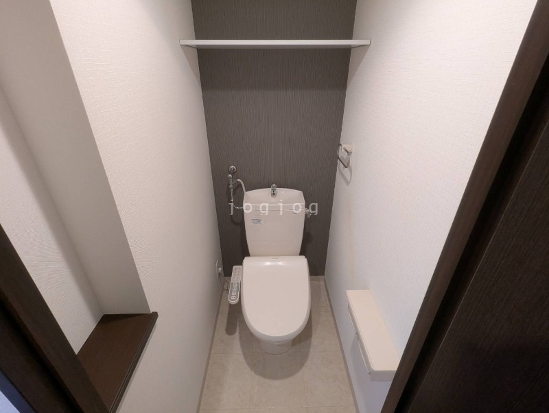トイレ　窮屈感がなくリラックスのできるトイレです。