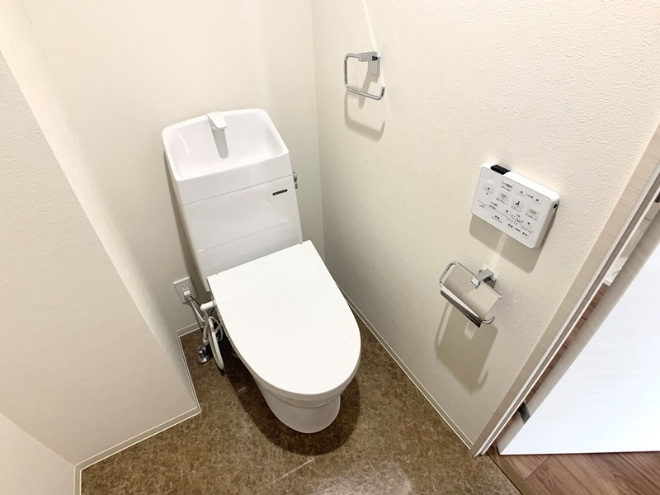 東武東上線 下赤塚駅 徒歩9分 4階建 築6年のトイレ写真