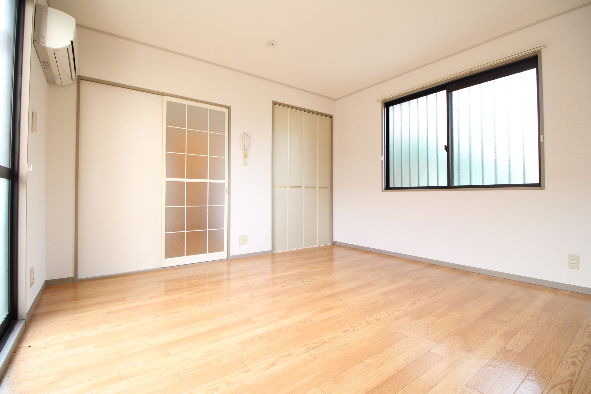 居室・リビング　ちょっと広め♪8帖の洋室です♪