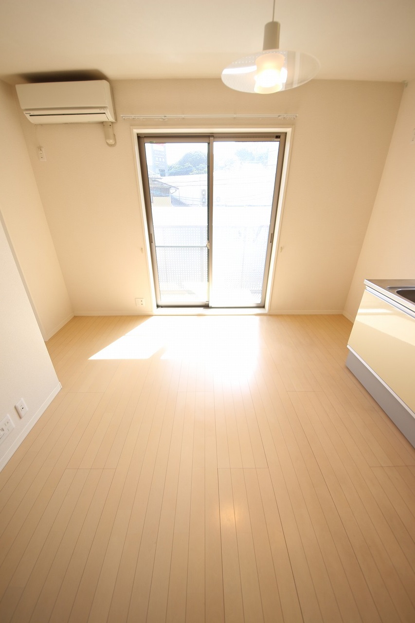 居室・リビング　※写真は同タイプの別部屋です（以下同）※