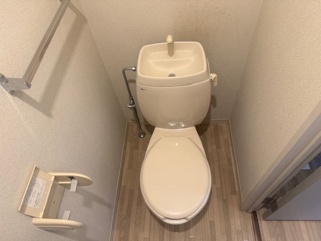 島原鉄道 本諫早駅 徒歩15分 2階建 築30年のトイレ写真