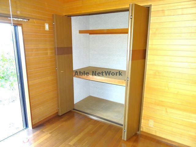 収納　６帖洋室収納