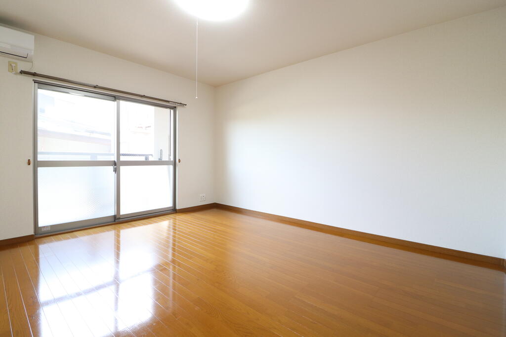 居室・リビング　10帖の洋室です！