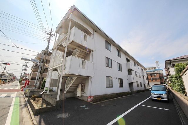 ふじみ野市富士見台のマンションの建物外観