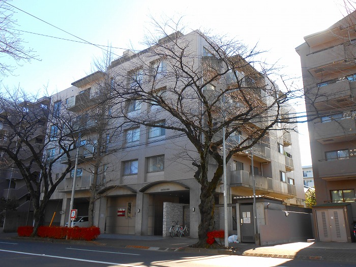 国立市富士見台のマンションの建物外観