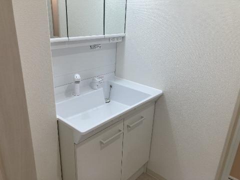 【寝屋川市下神田町のアパートの洗面設備】