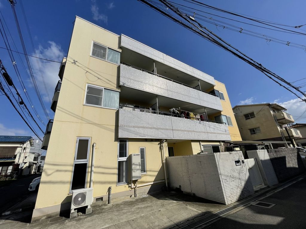 八尾市南亀井町のマンションの建物外観