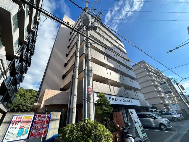 藤井寺市国府のマンションの建物外観