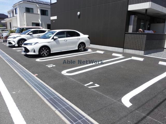 【袖ケ浦市袖ケ浦駅前のマンションの駐車場】