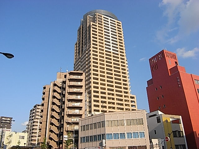 神戸市中央区中山手通のマンションの建物外観