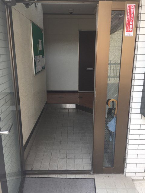 【江戸川区北小岩のアパートのロビー】