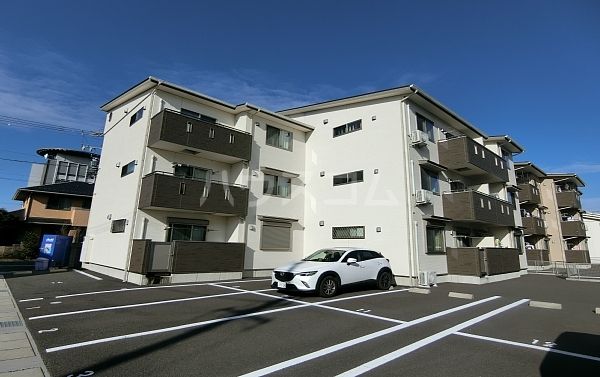 岐阜市薮田南のアパートの建物外観