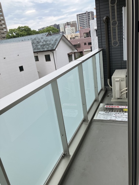 バルコニー　３０３　バルコニー