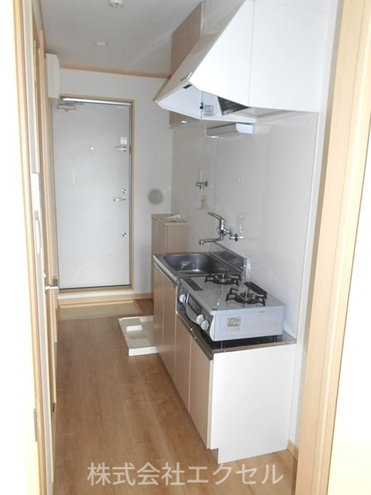 キッチン　ガスコンロ設置済。