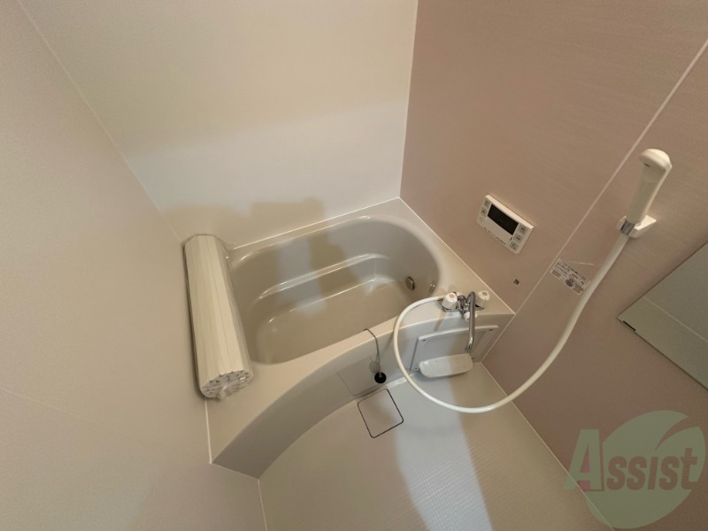 バス・シャワールーム　お風呂は日々の疲れをリフレッシュできる広さがありますね。