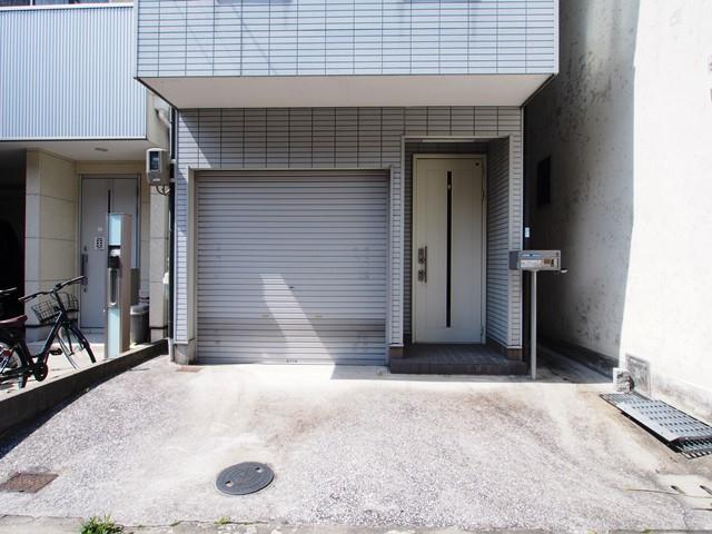 駐車場　エントランス