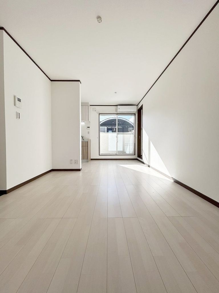 居室・リビング　LDK（約9.7帖）※南向き・バルコニー付き・エアコン（リ…