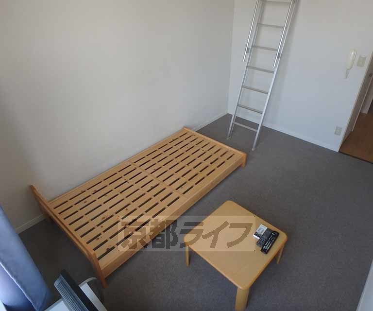 居室・リビング　家具家電付きのお部屋です