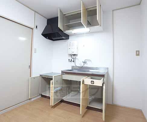 キッチン　キッチン収納です。