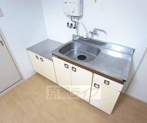 キッチン　広々としたキッチンです。