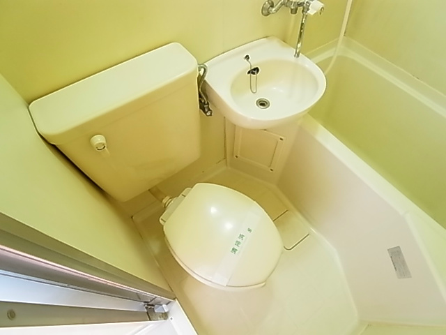 トイレ　同一物件別部屋写真