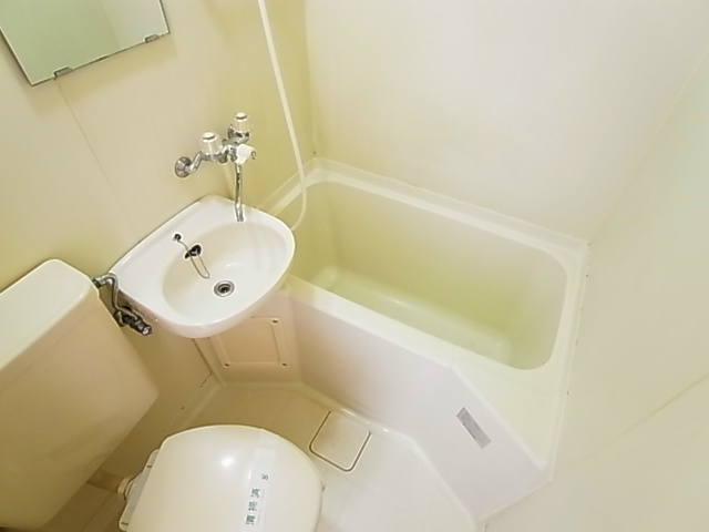 バス・シャワールーム　同一物件別部屋写真