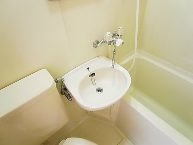 洗面設備　同一物件別部屋写真