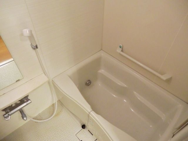 バス・シャワールーム　写真は同タイプ住居です。