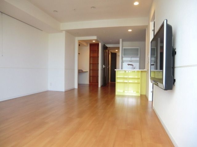 居室・リビング　写真は同タイプ住居です。