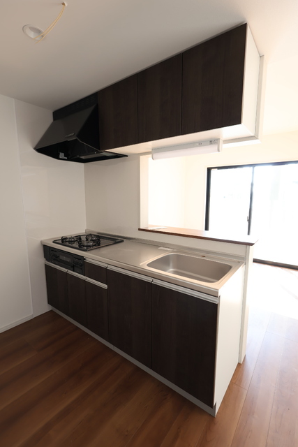 キッチン　※３０１号モデルルームの写真になります。