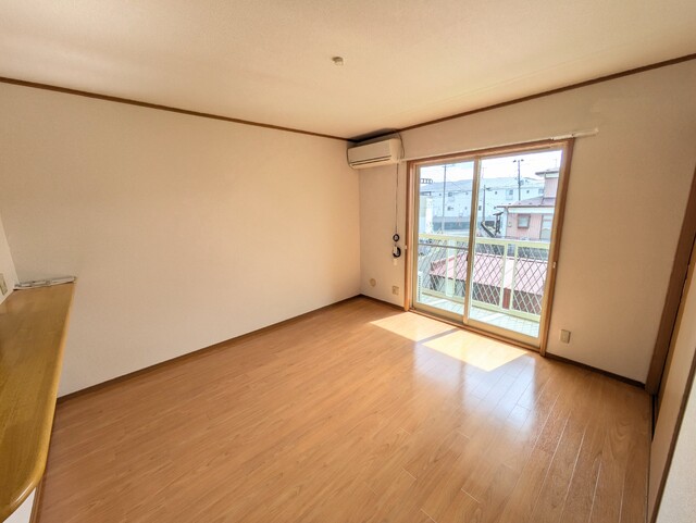 居室・リビング　日当たりのいいリビング