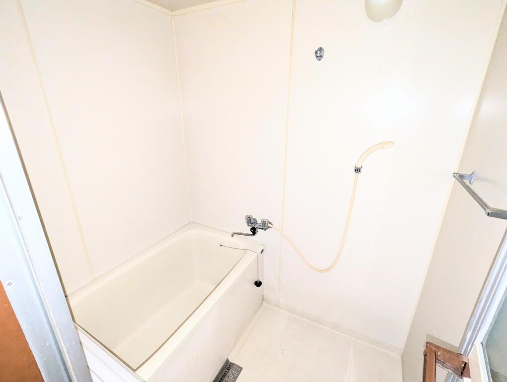 バス・シャワールーム　一日の終わりはバスタイムでリラックス。お湯でぽっかぽかに温ま