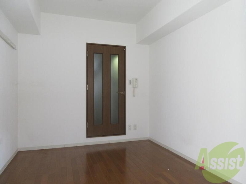 居室・リビング　フローリング貼りの室内です。