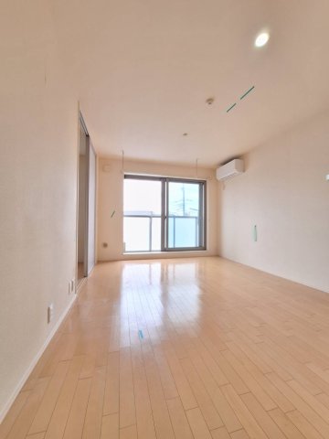 居室・リビング　同物件　別号室　参考写真