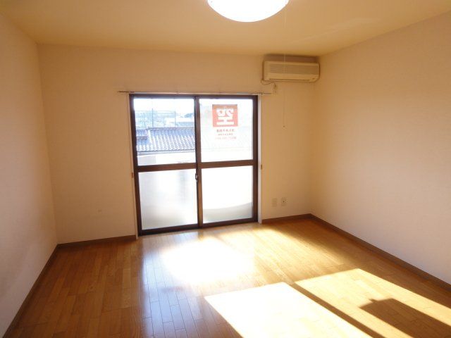 居室・リビング　南向きで日当り良好です♪